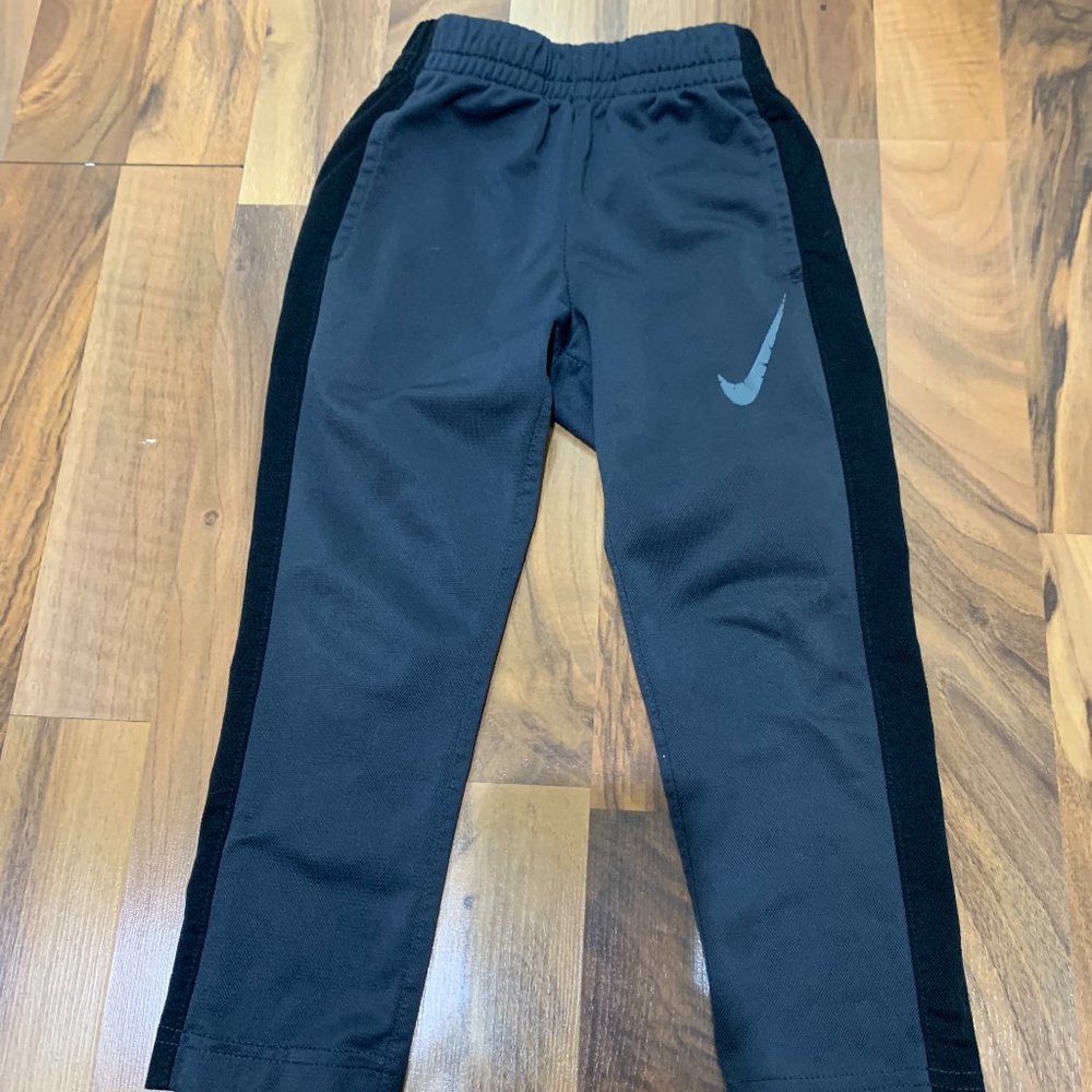 Nike Dri Fit Grey Boys 3T